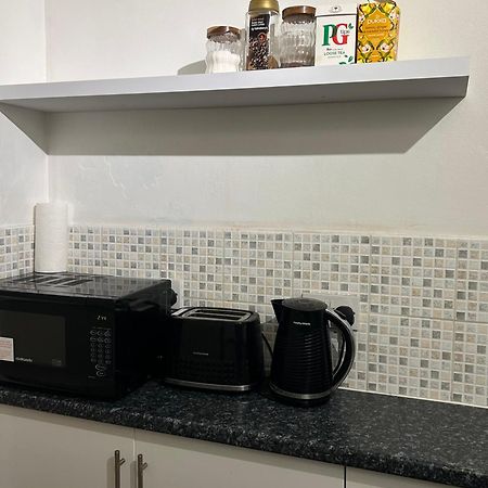 לונדון One Bedroom Flat In Chiswick W4 מראה חיצוני תמונה