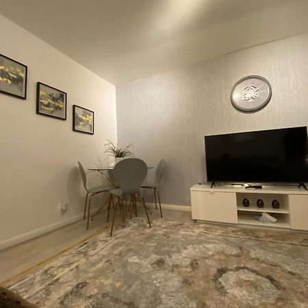 לונדון One Bedroom Flat In Chiswick W4 מראה חיצוני תמונה