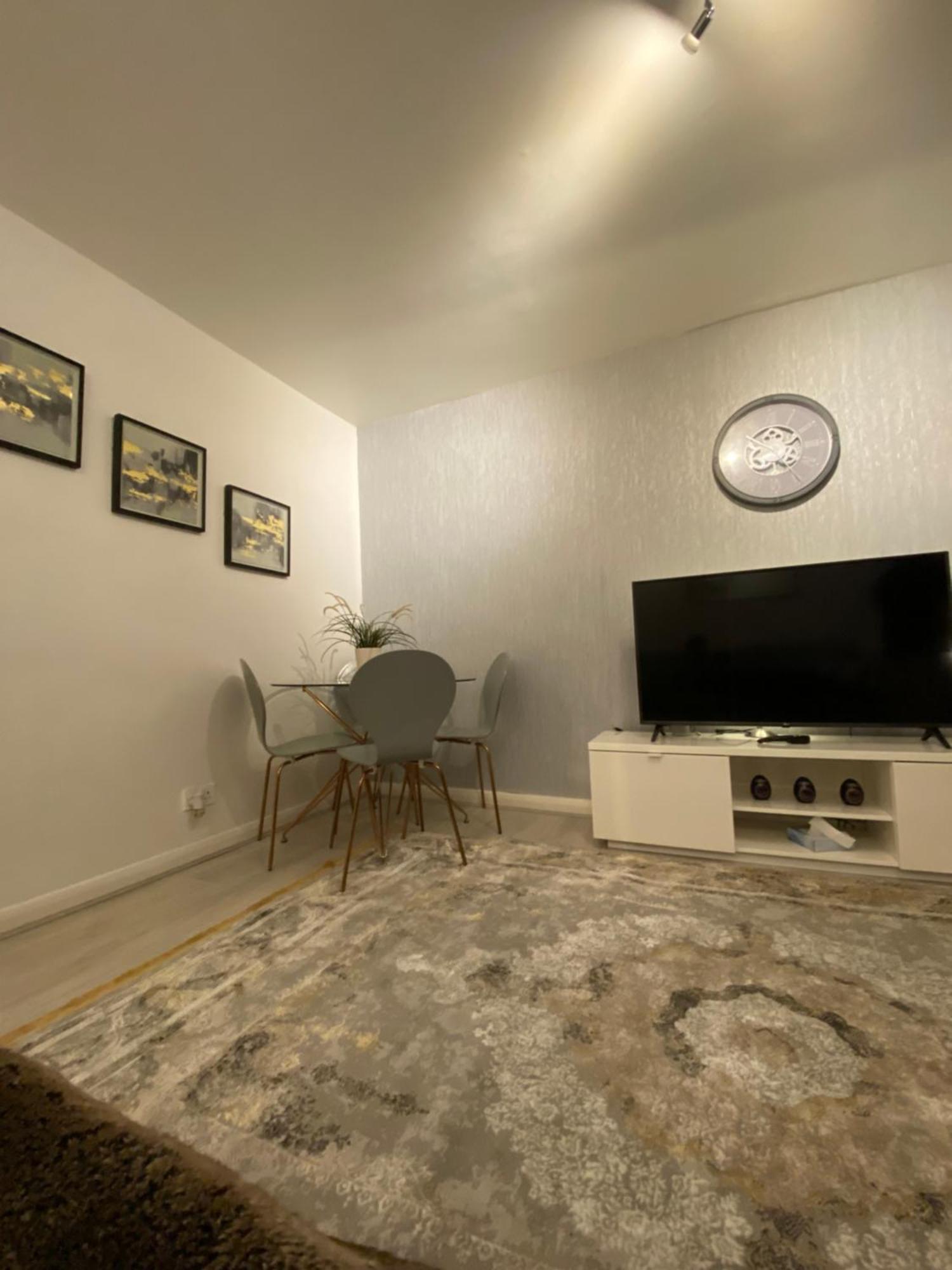 לונדון One Bedroom Flat In Chiswick W4 מראה חיצוני תמונה
